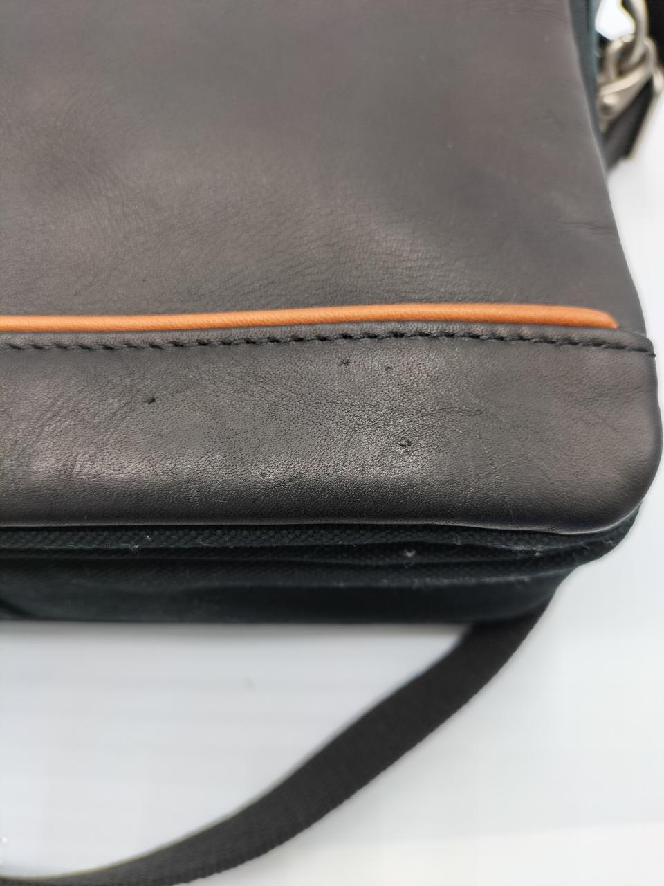 左下にキズあり