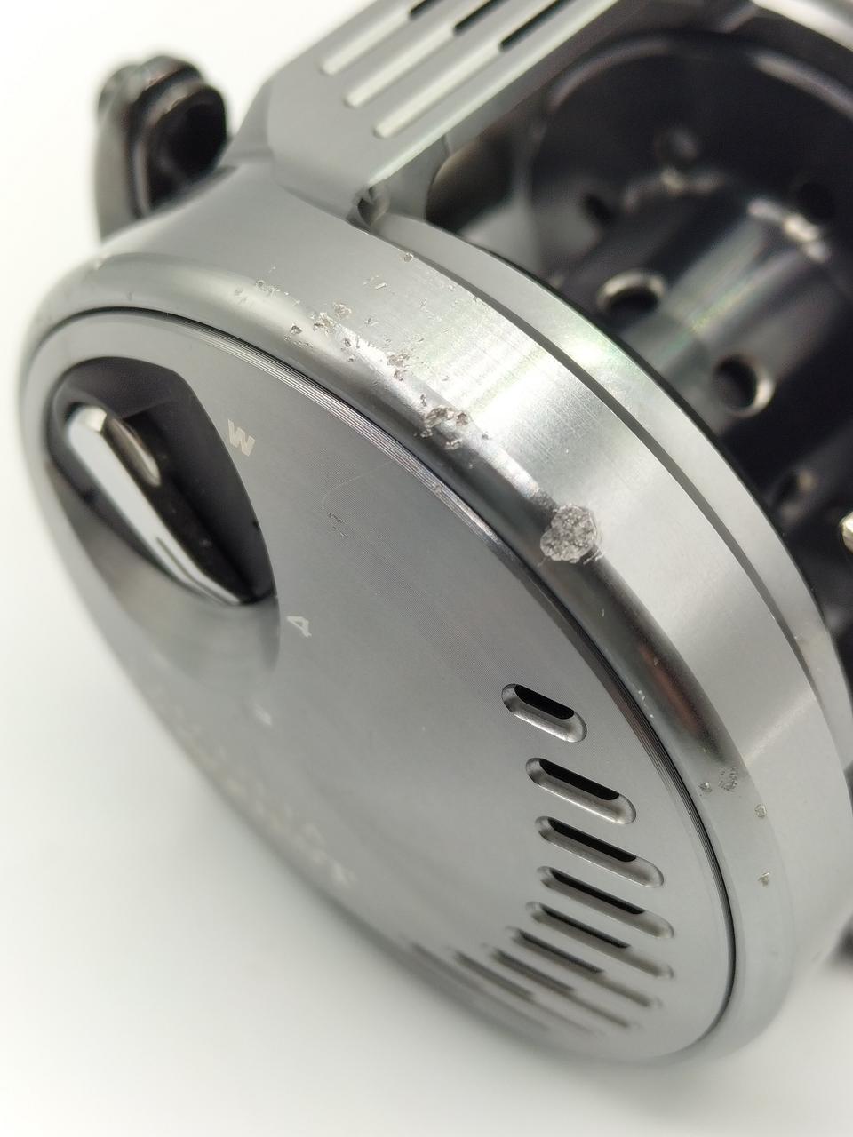 キズあります。