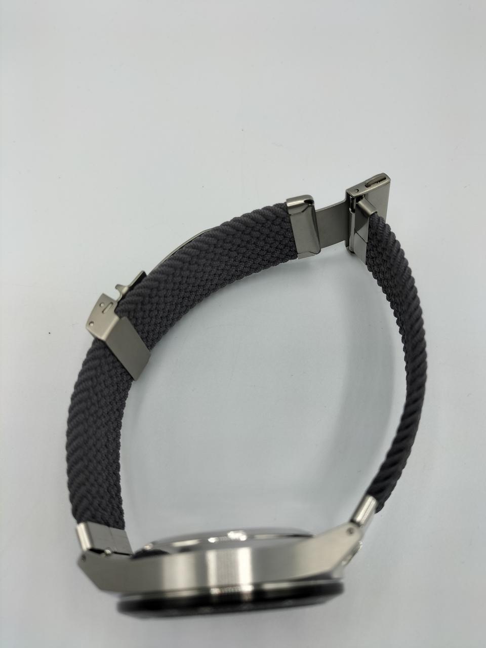 長さ調節可能
バンド長さ(約)25cm