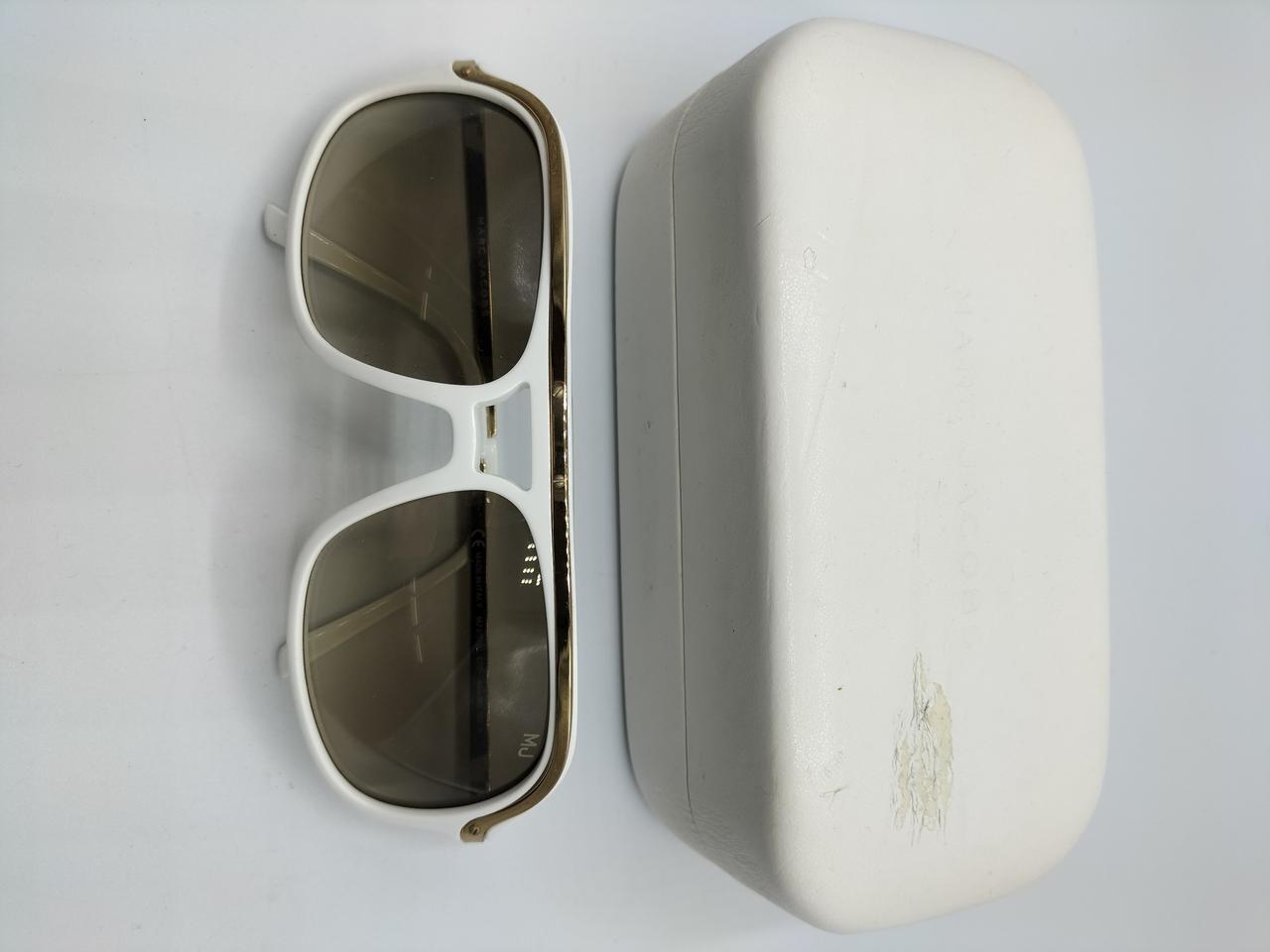 ケースキズあり