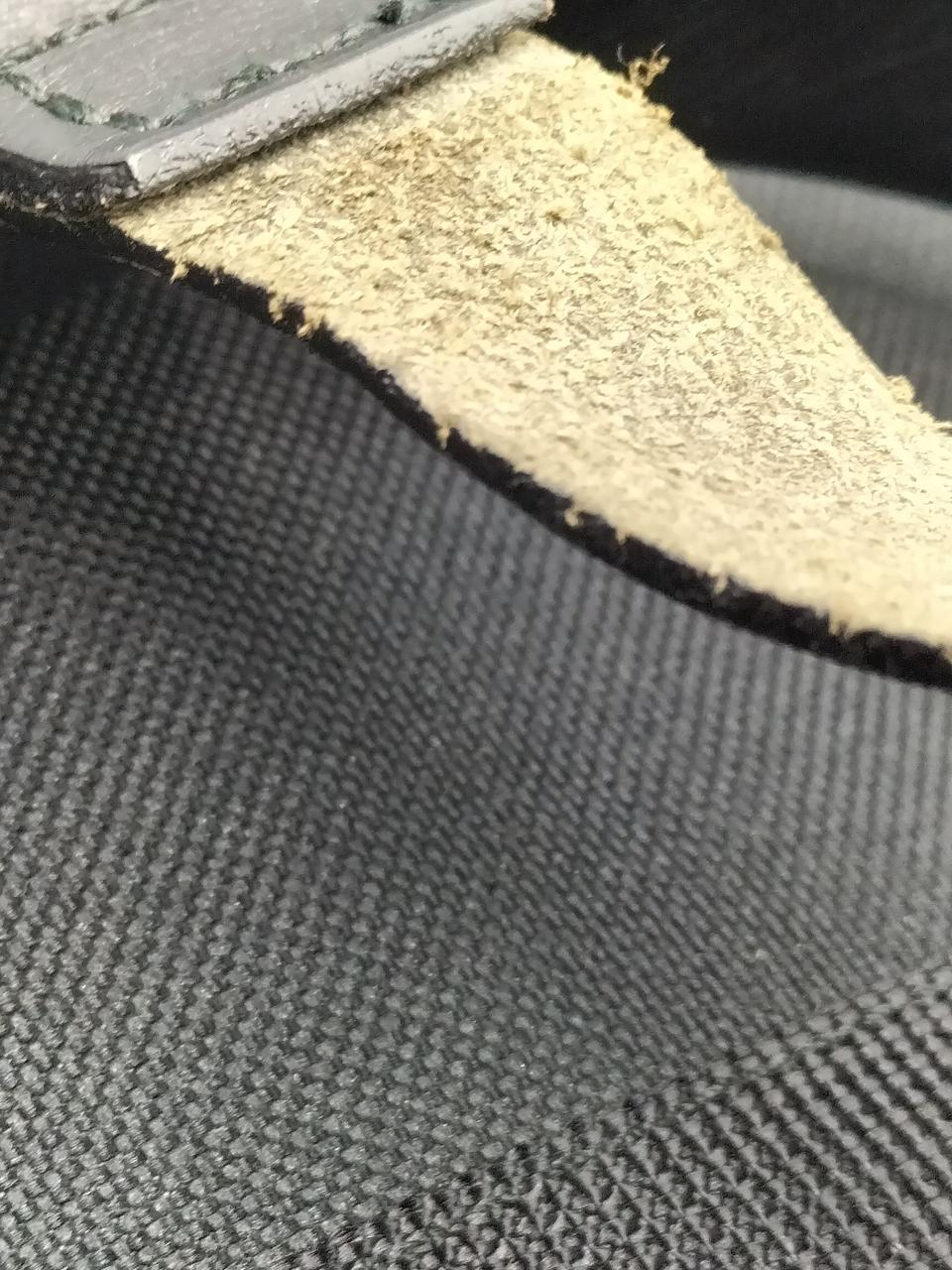 ベルト側面ひび割れあります