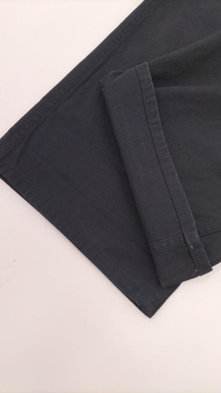 裾上げ跡無し
裾の破れ、汚れありません