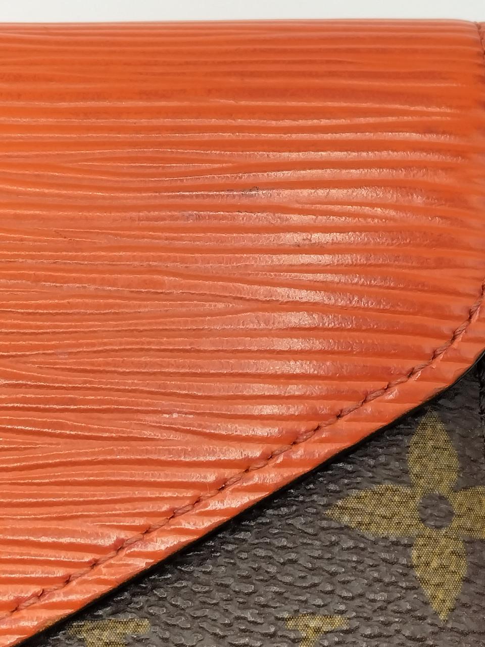 全体的に汚れがあります