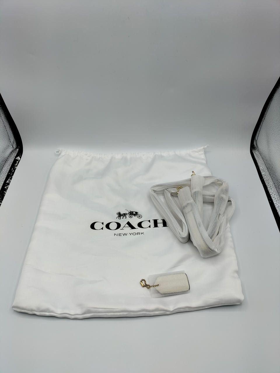 保護袋、ショルダー付き等あり