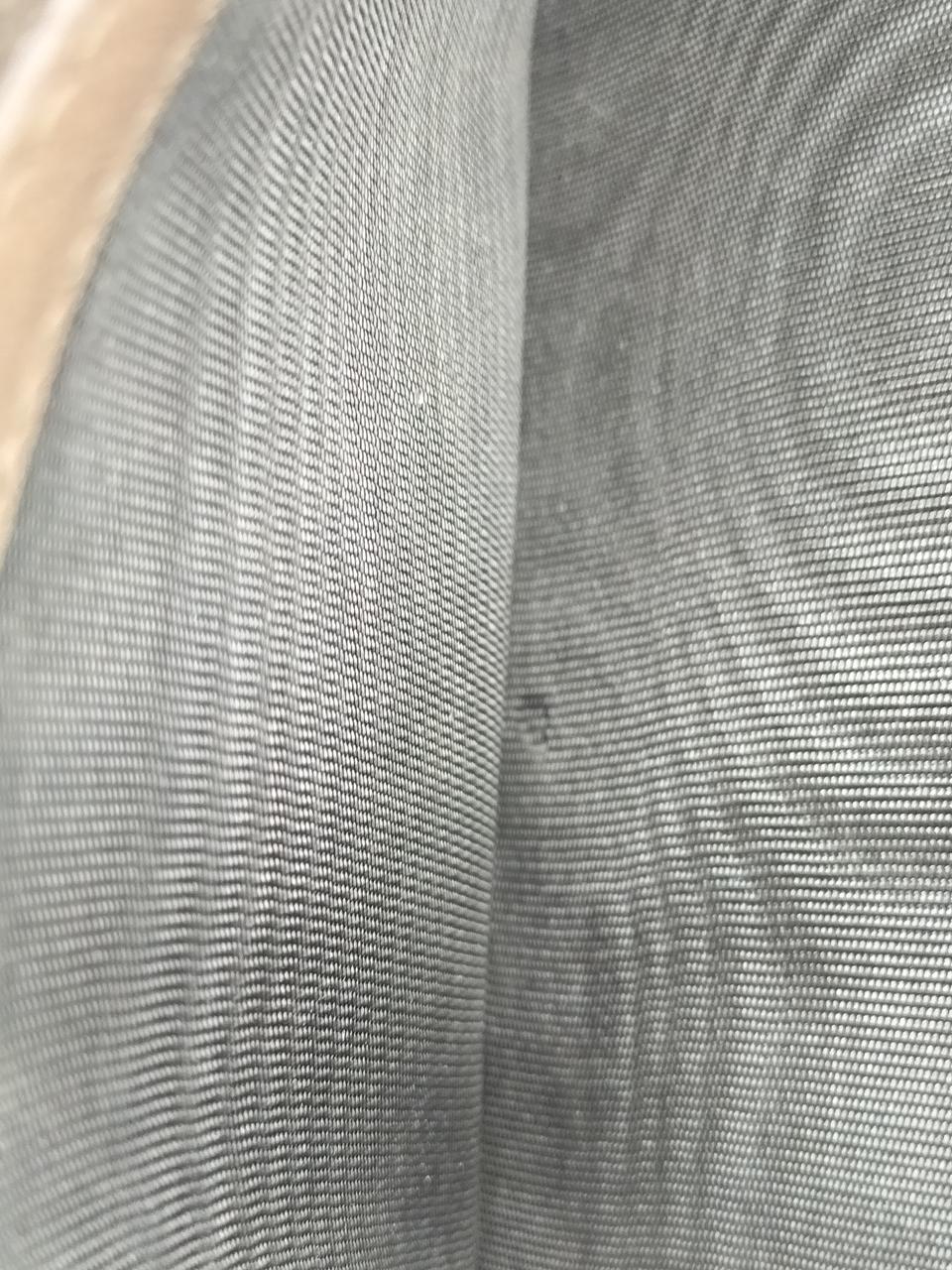 ほつれが有ります