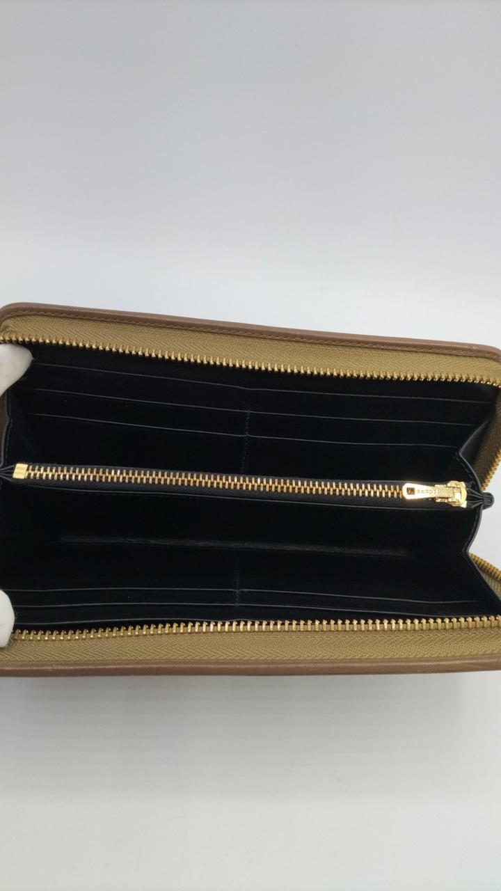 カードポケット8つ有り