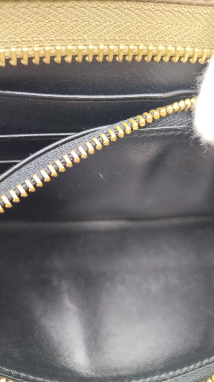 小銭入れ少々汚れ有ります
