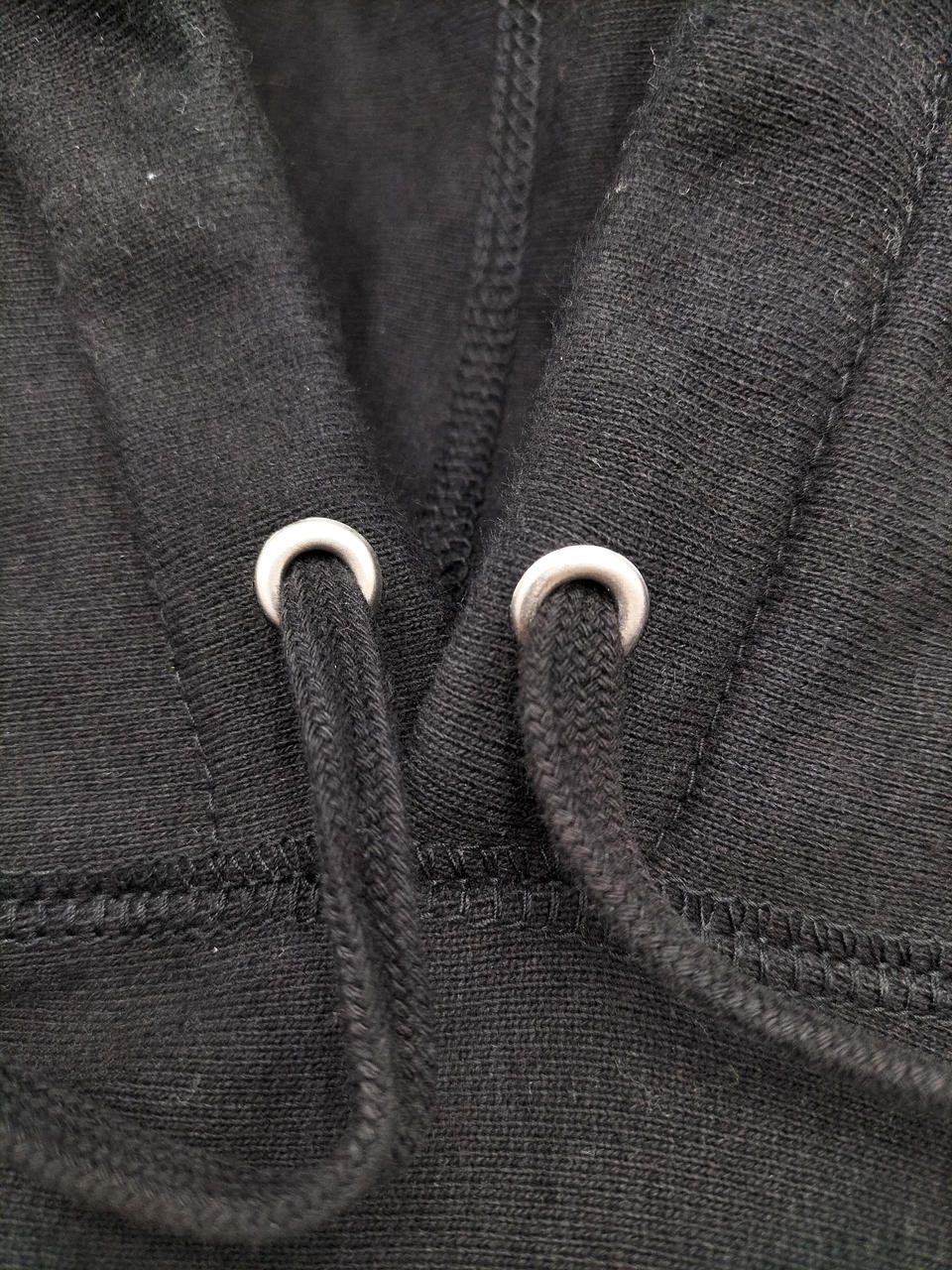 フード紐　金具部分もサビが無く綺麗です。