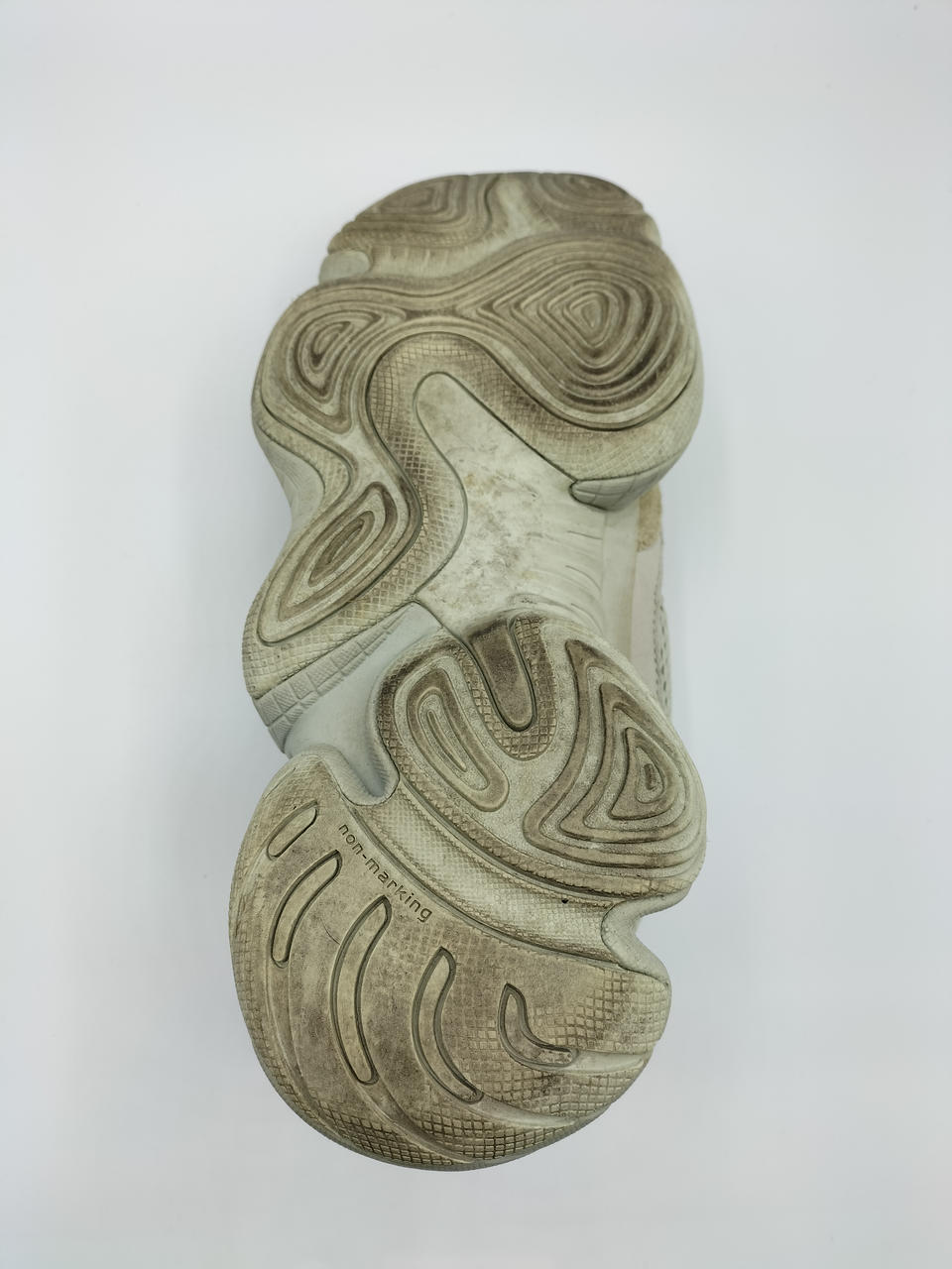 ソールに汚れあります