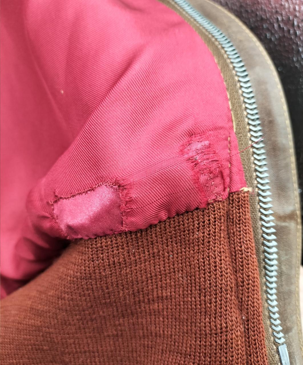 内側の破れ、ほつれ