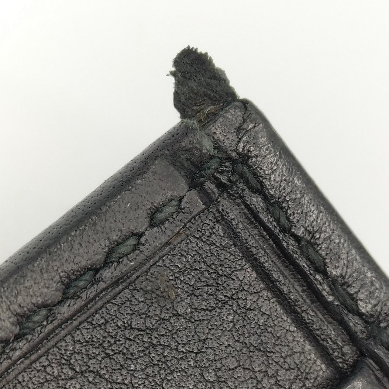 内側右上　剥がれています