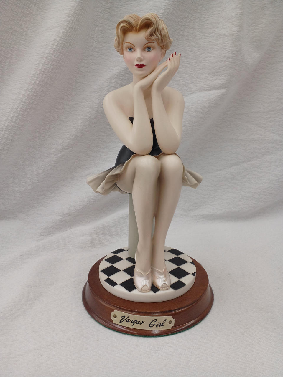 VARGAS GIRL　KITTY'S EYES