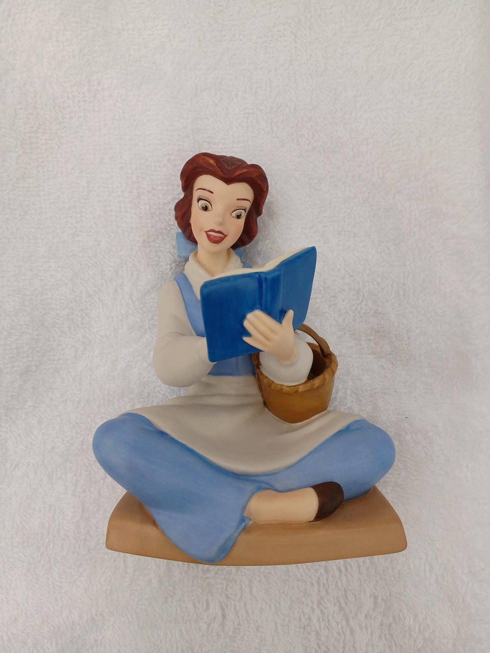 WDCC ベル 美女と野獣 フィギュア ディズニー 読書をするベル ディズニーフィギュア専門店 ディズニーコレクション