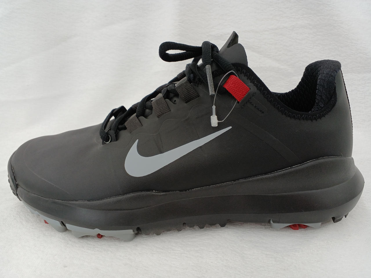 NIKE GOLF タイガー ウッズ '13 人気ゴルフシューズ「タイガーウッズ'13」に新色が登場！ “屈曲