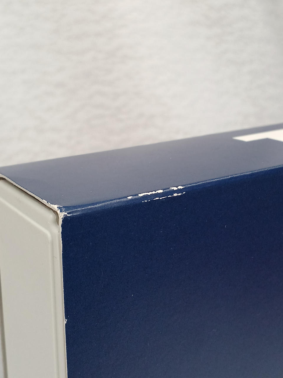 箱痛みあります。