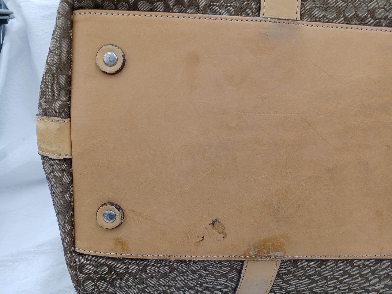 汚れ、シミあります。