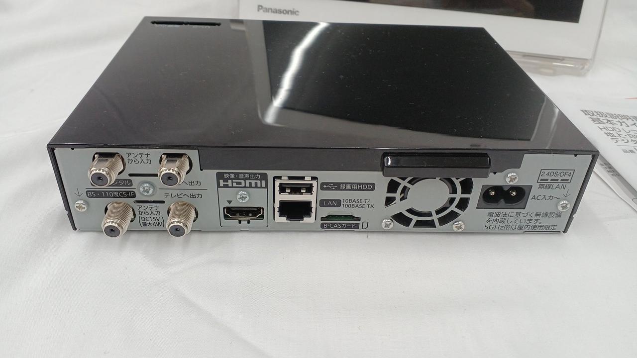 Panasonic UN-10T7-K 500GB HDDレコーダー付 概要 HDDレコーダー付ポータブル地上・BS・110度CS デジタル