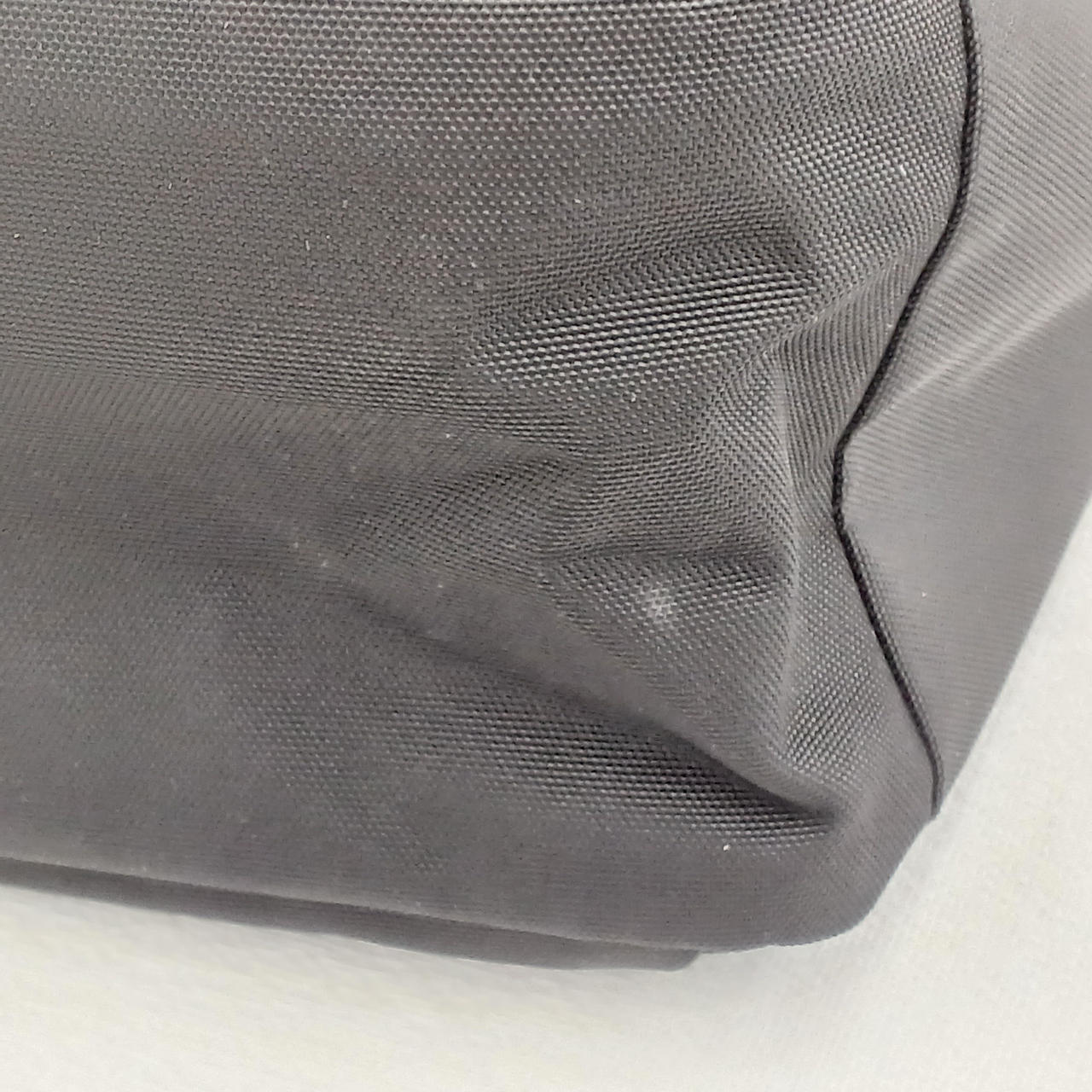 底に汚れがあります。