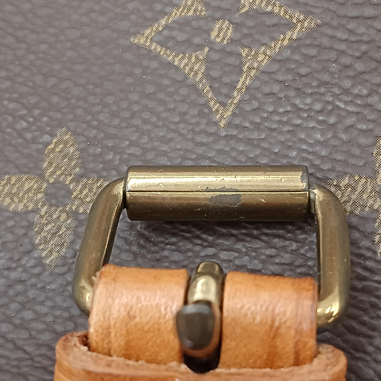 金具剥がれあります。