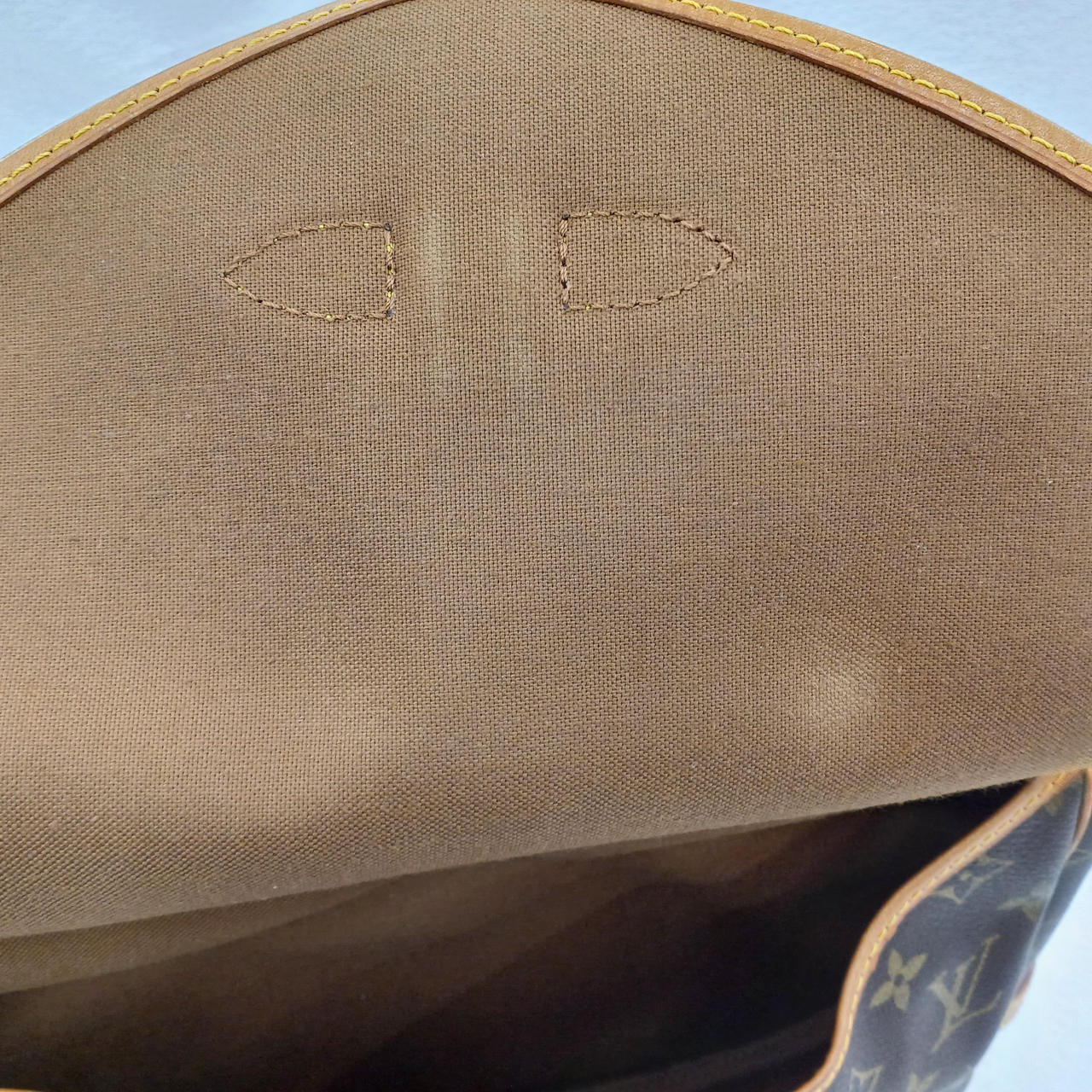 内側色抜けあります。