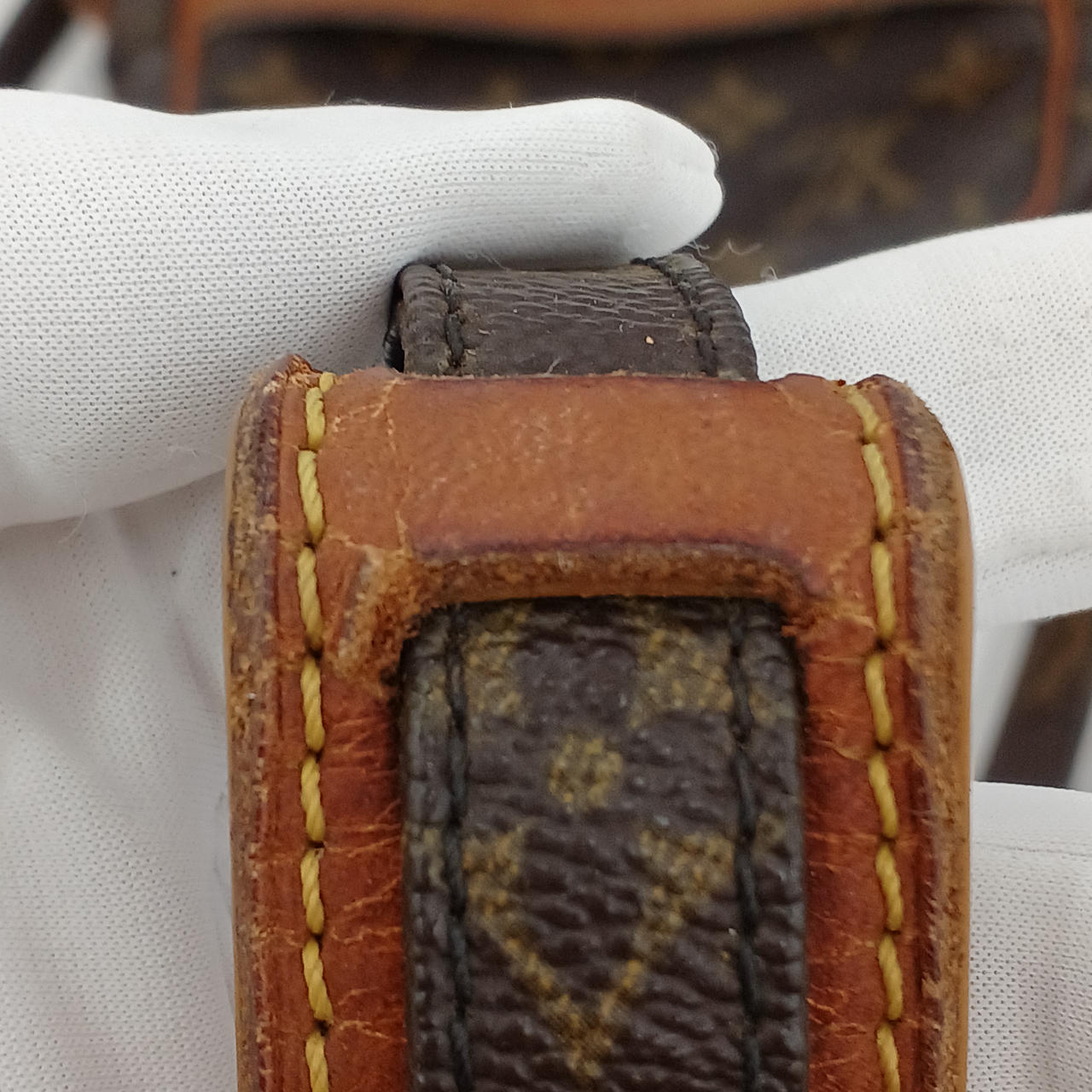 破れ、スレあります。