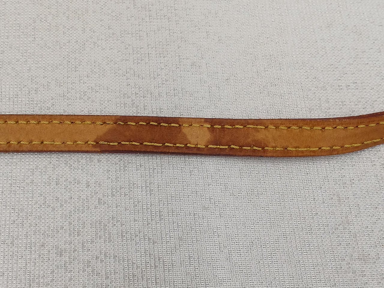 シミあります。