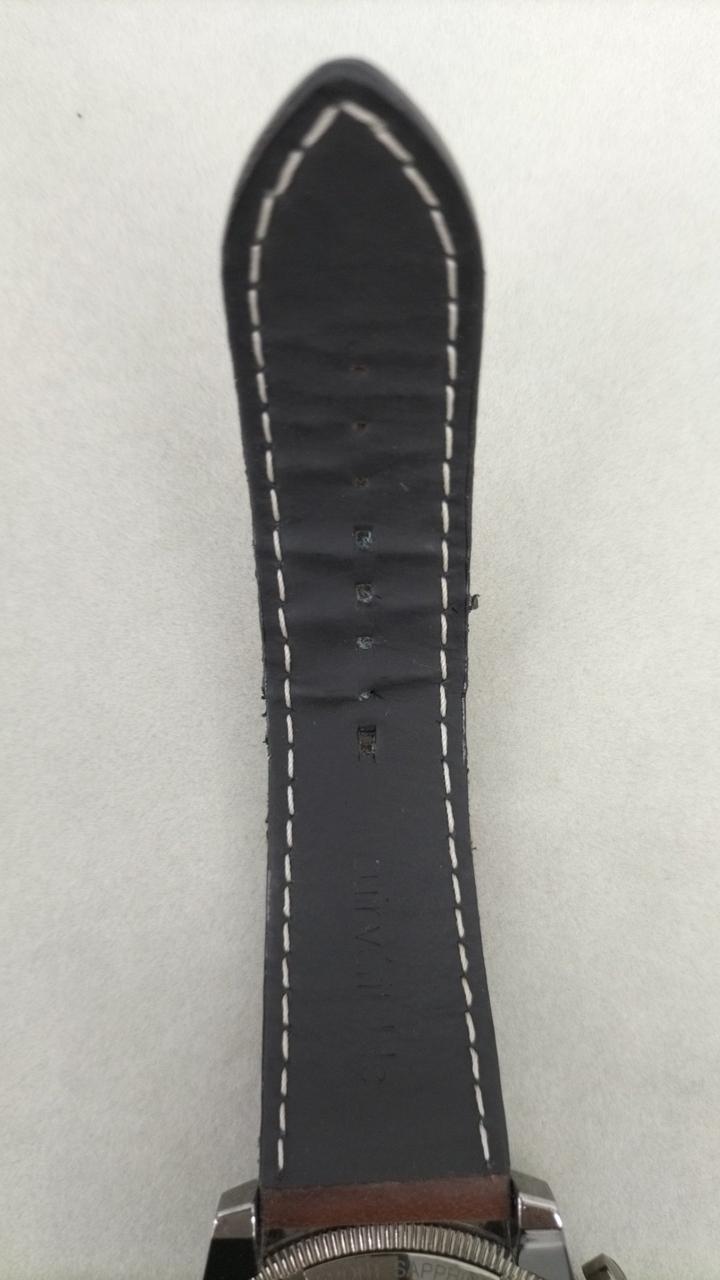 ベルトに使用感あり