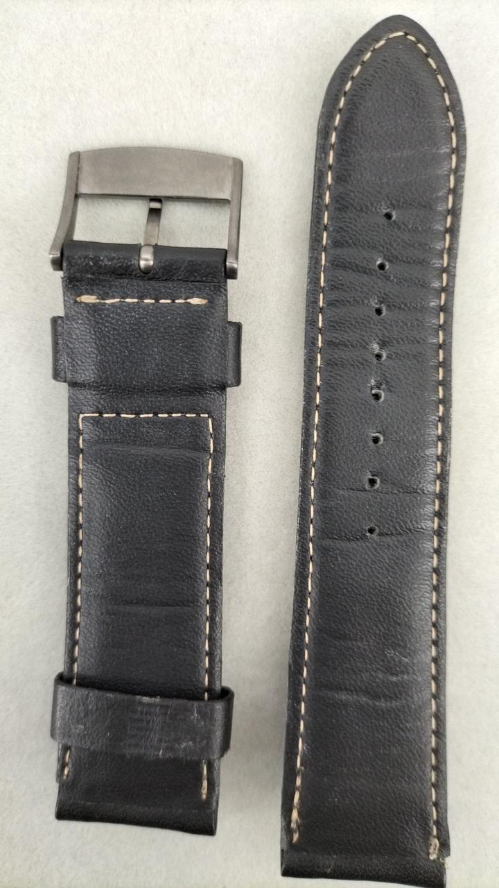 替えベルトにも使用感傷みあり