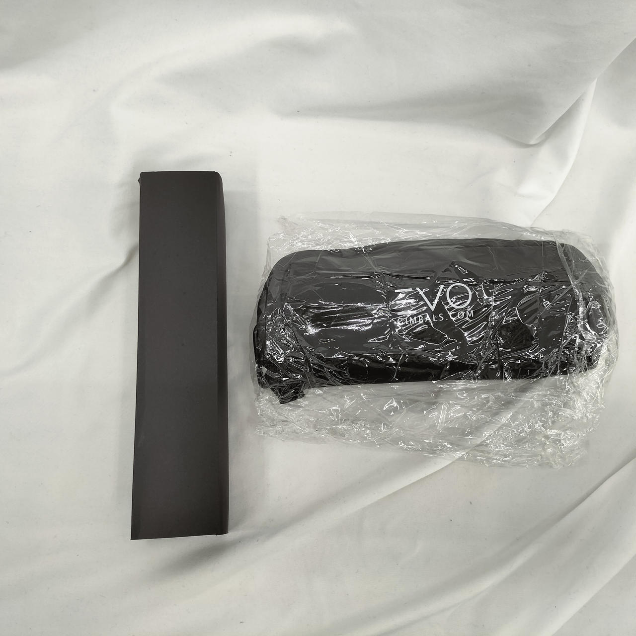 黒い箱の中身はケースです