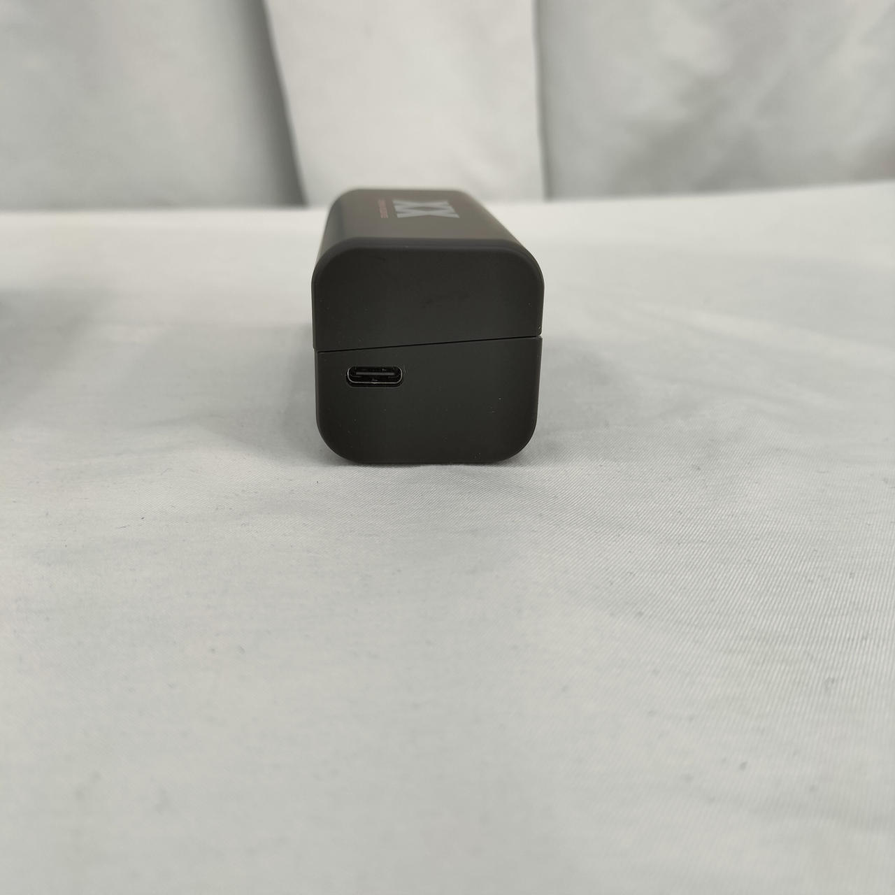 充電接続はType Cです。