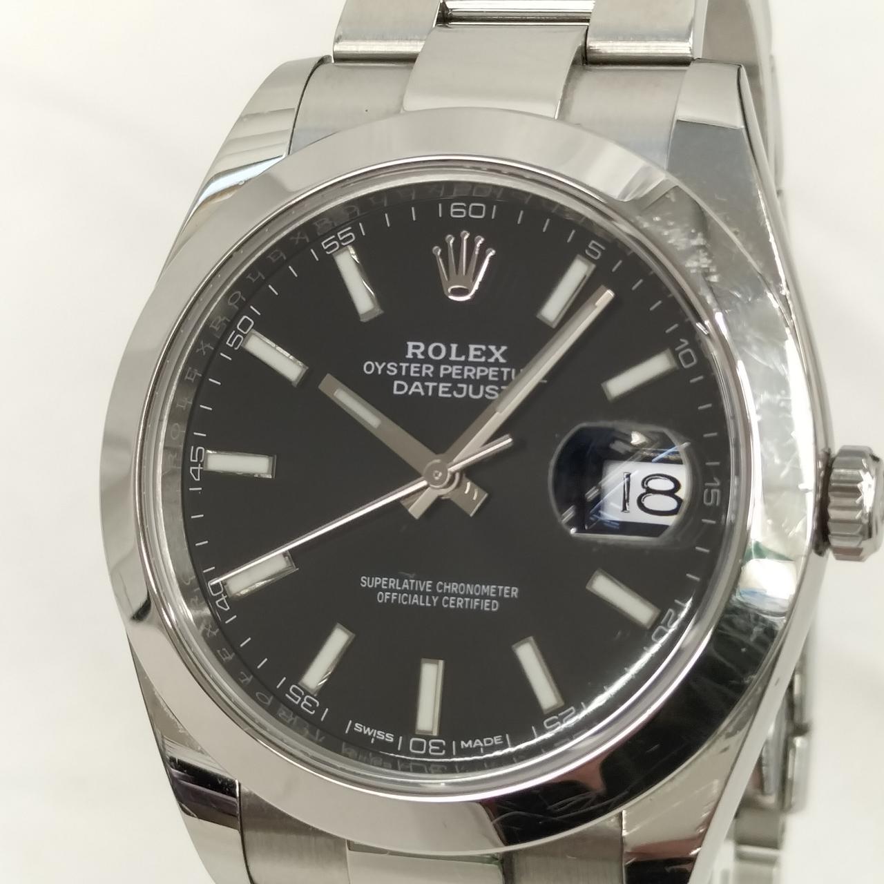 右側上部にキズがございます。