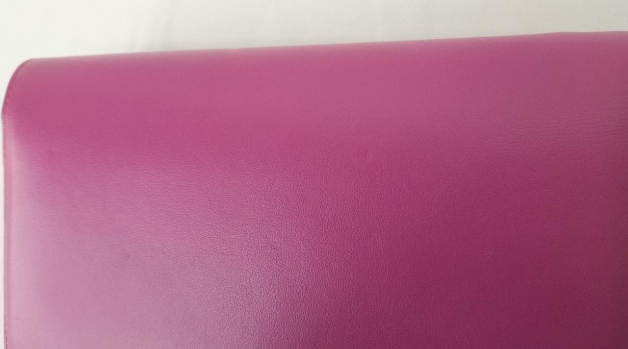 凹み跡などあり