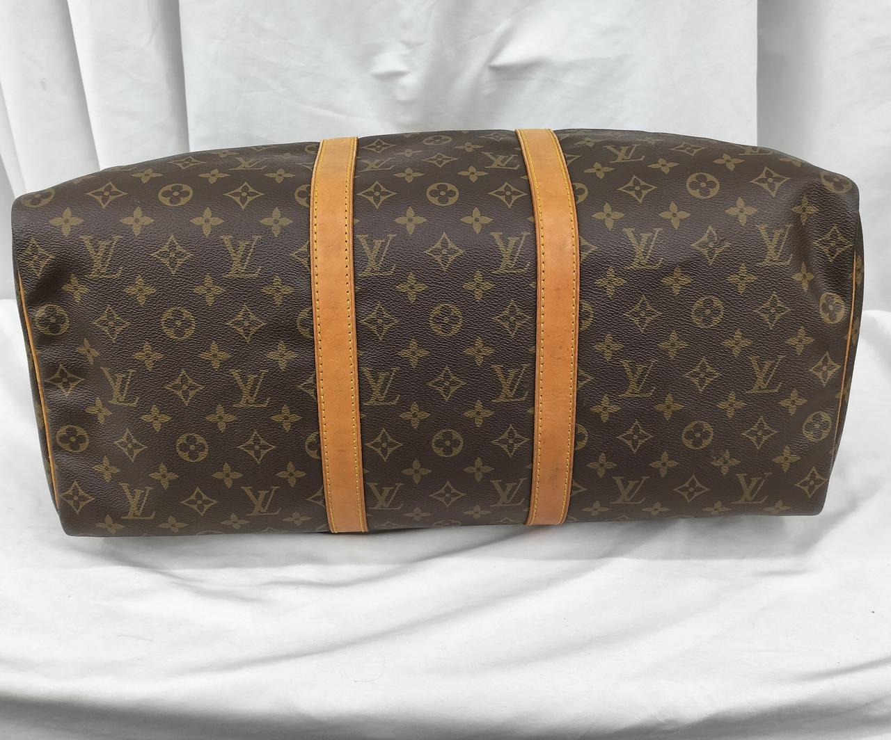 シミやヨゴレあり