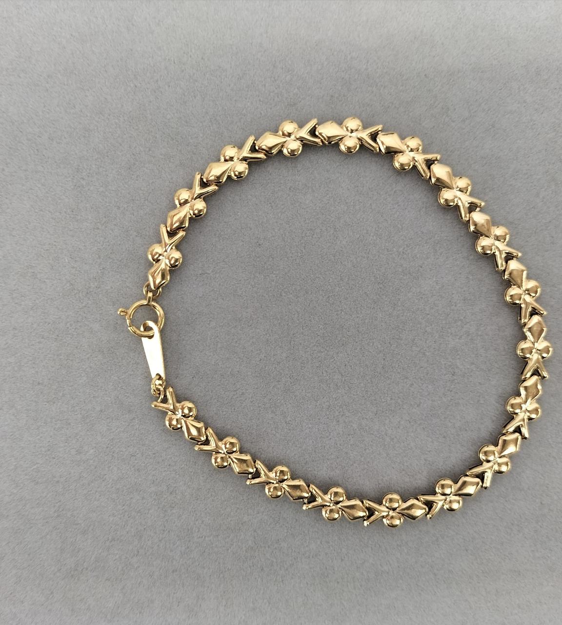 表裏でデザインが違います