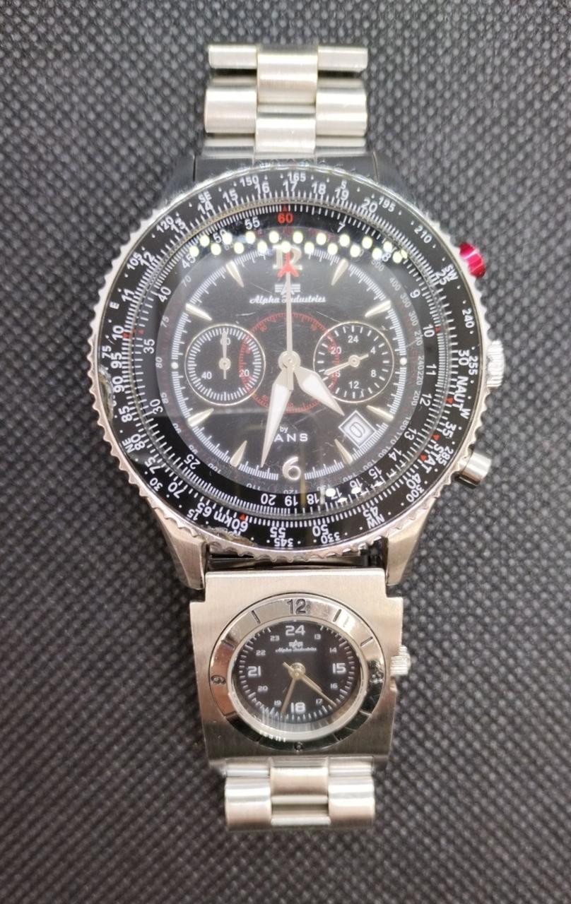 ベゼルのガラスに欠け。60km表示あたり