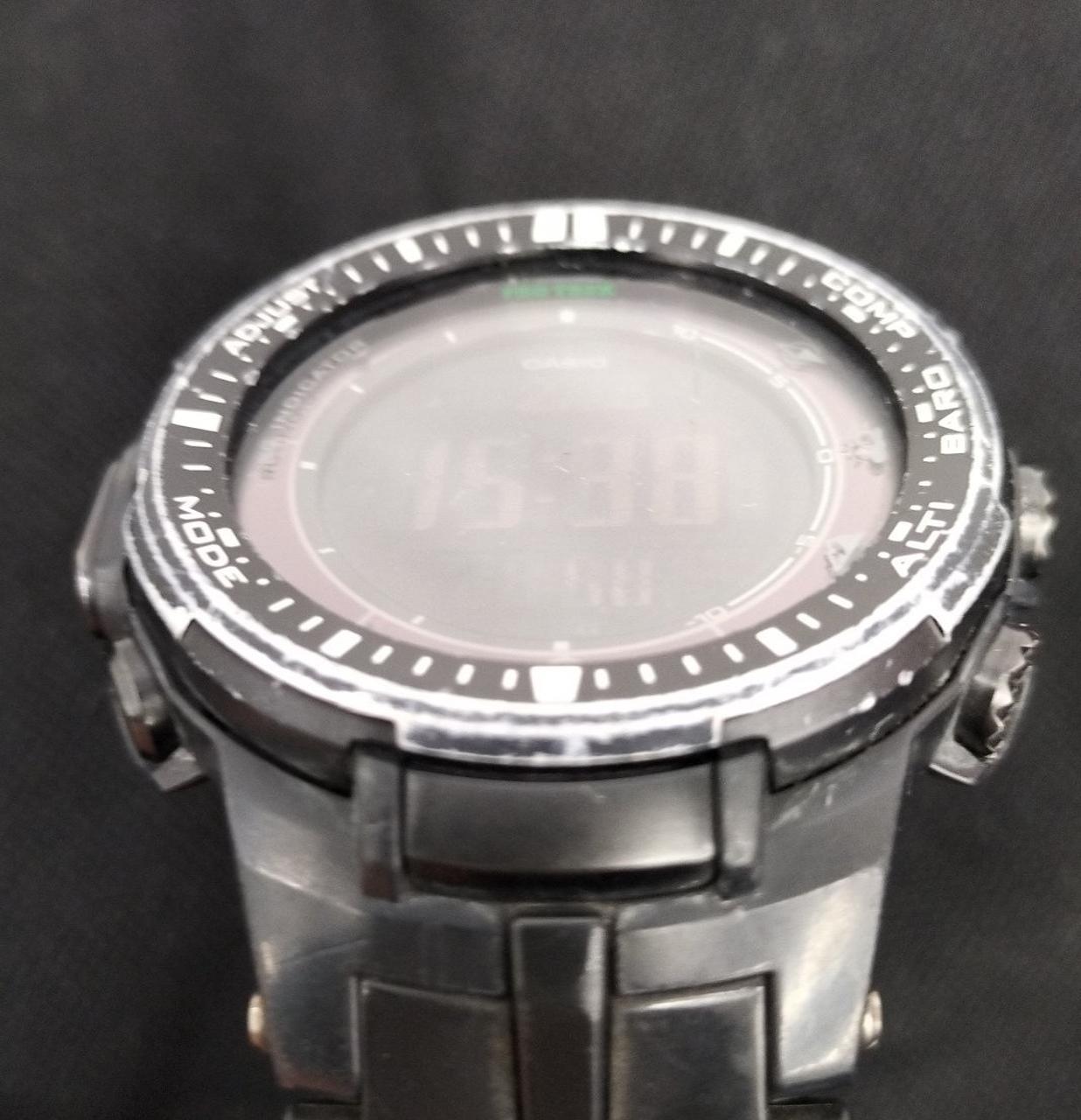 ベゼルの使用感をご確認下さい。