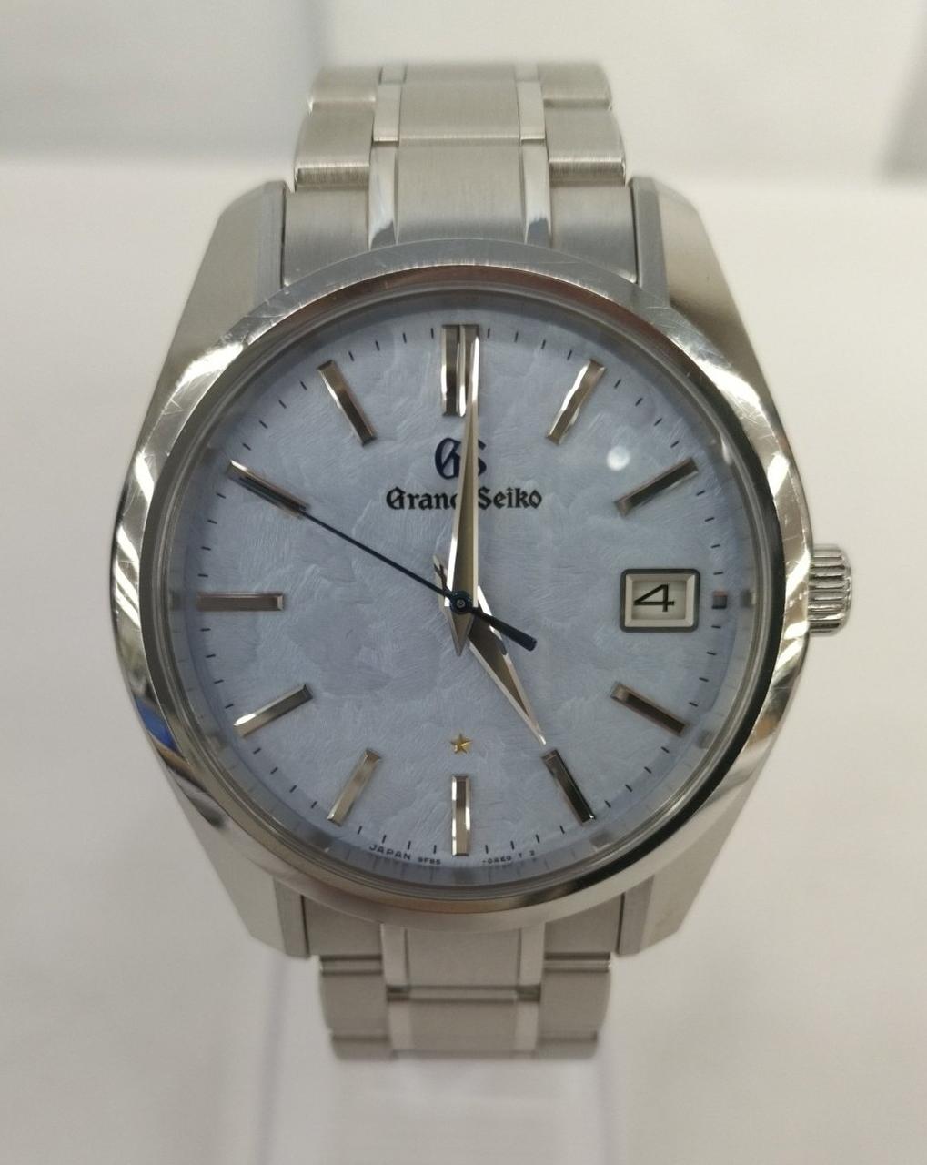 ベゼルにキズあり