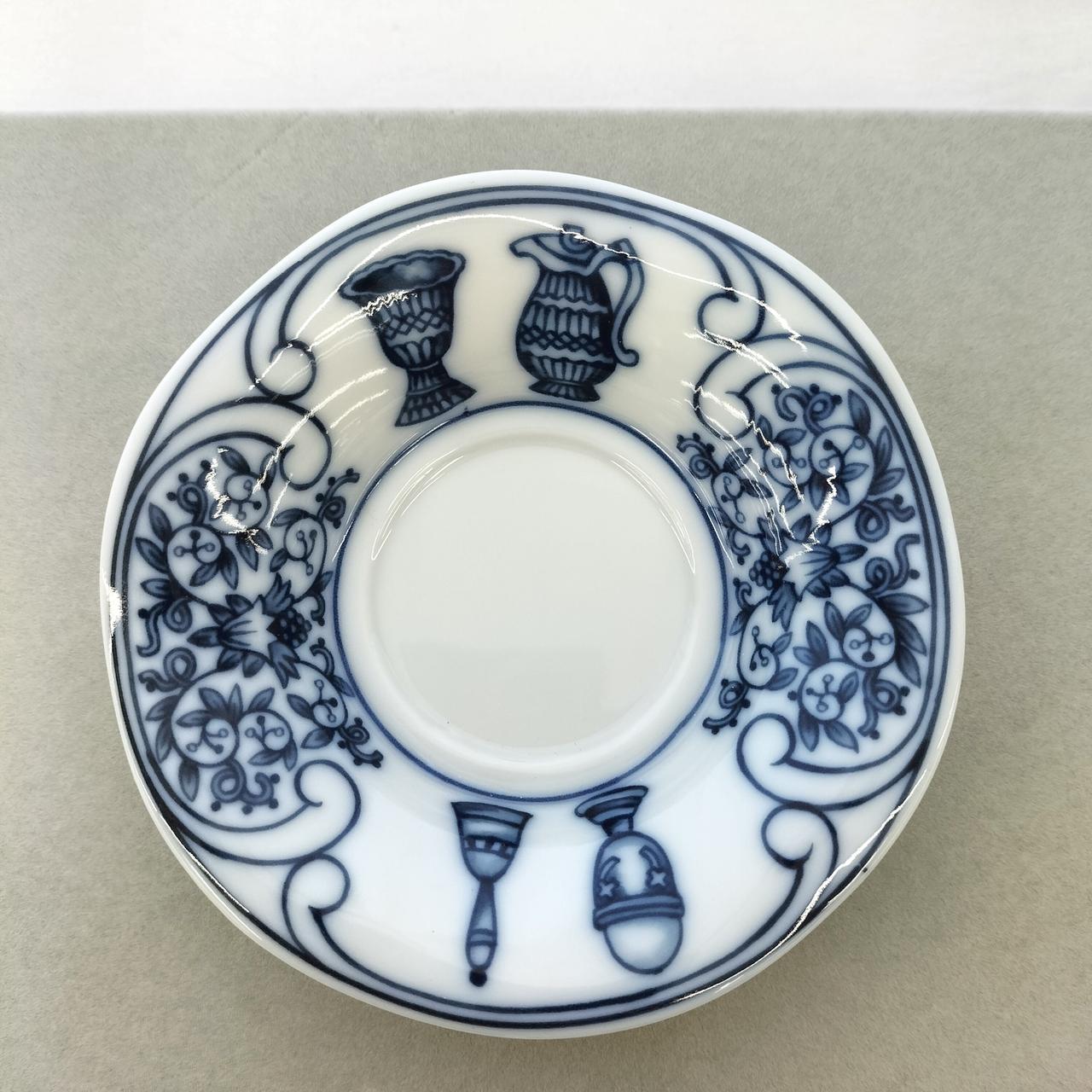 直径　11cm
高さ　2.5cm