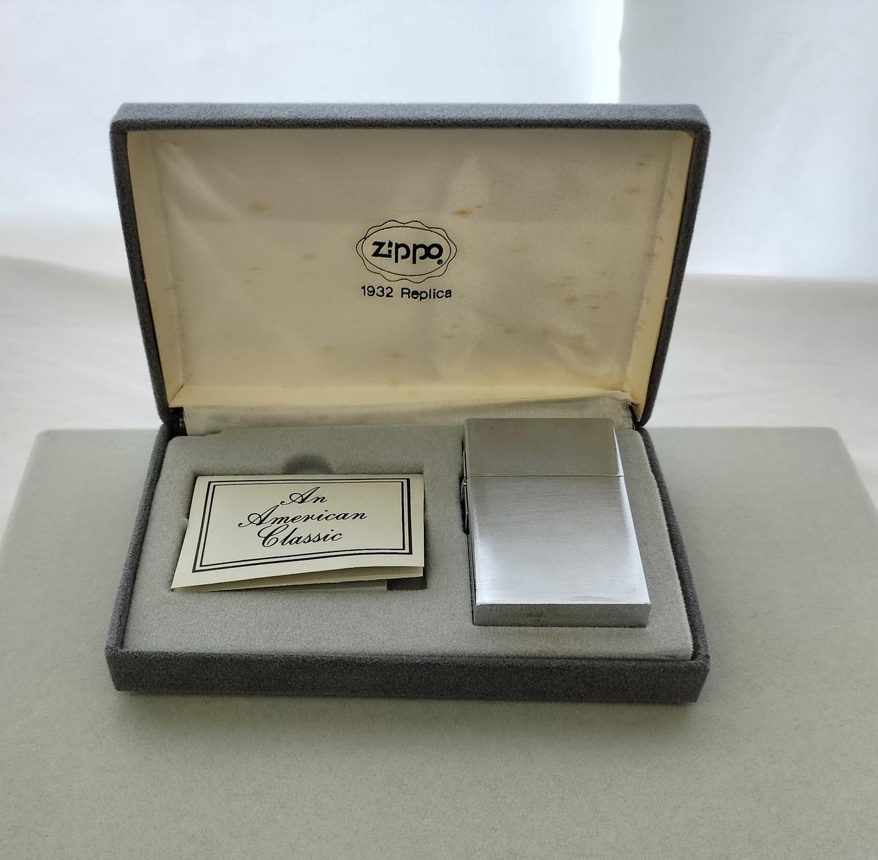 ケースにシミやイタミあり