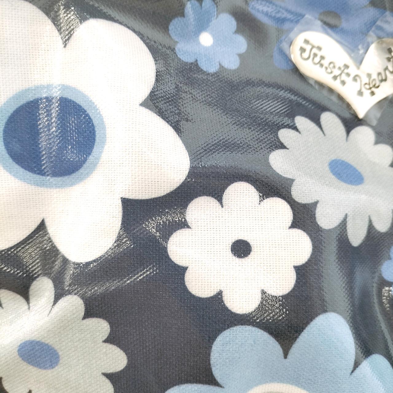 柄アップ
ブルーで夏らしいです