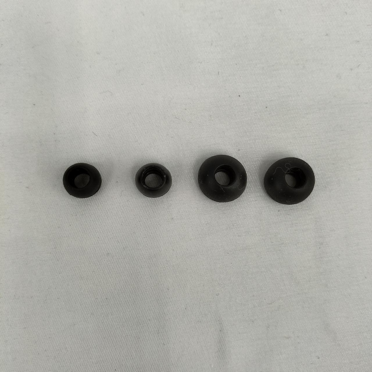 大きさ別のイヤーホップが付属しています。