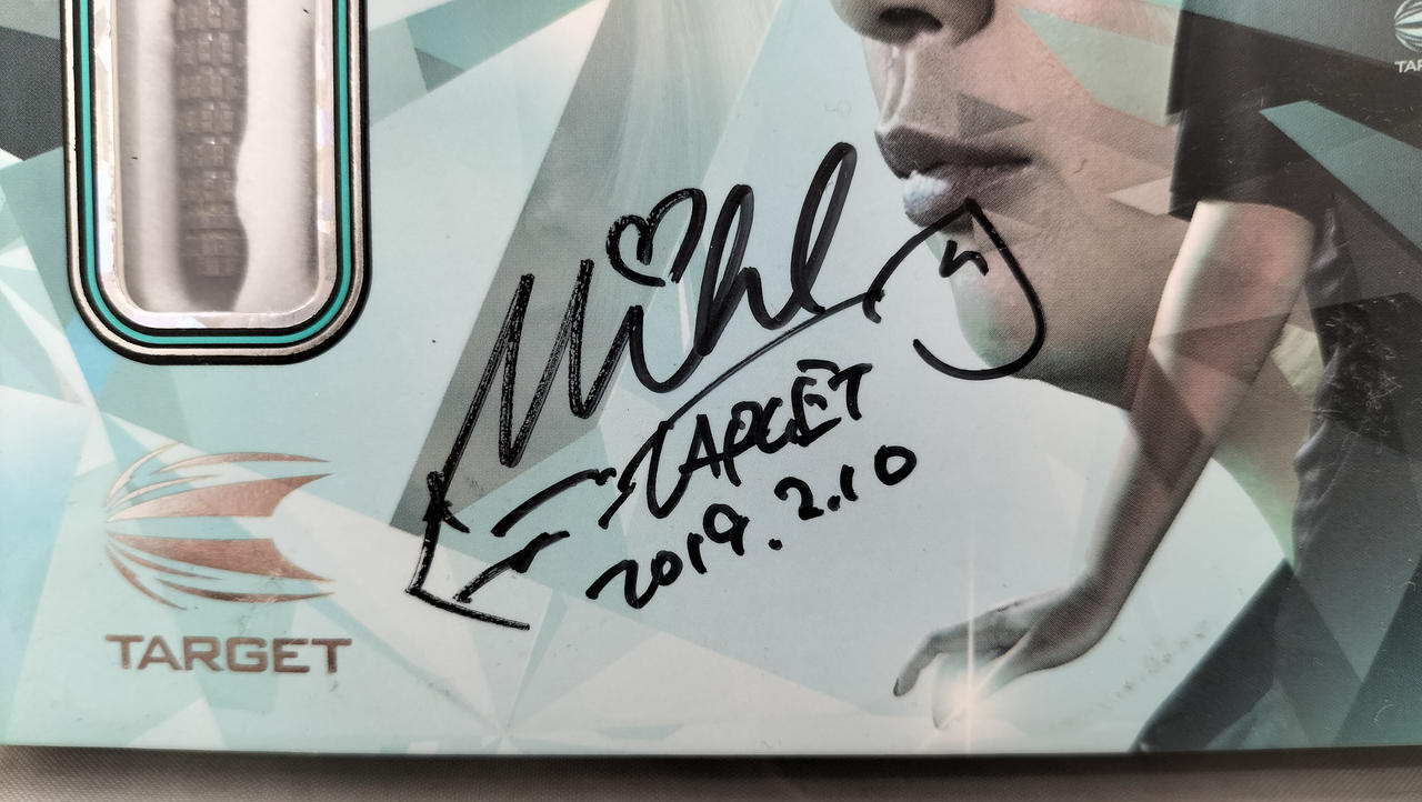 CAMEO ダーツケース まよんぬ選手 鈴木未来選手サイン付き CAMEO ダーツケース まよんぬ選手 鈴木未来選手サイン付き