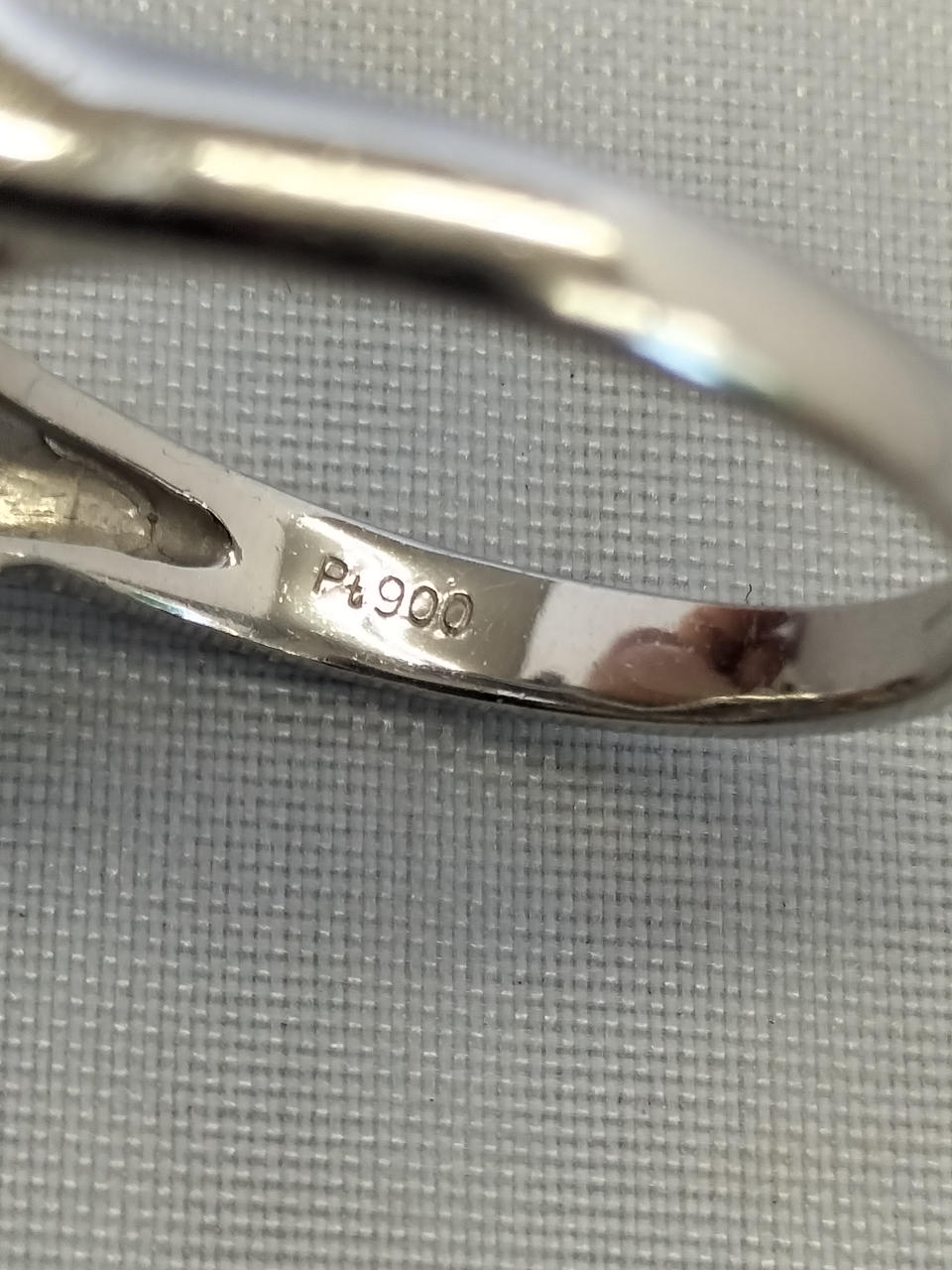 Pt900刻印あり