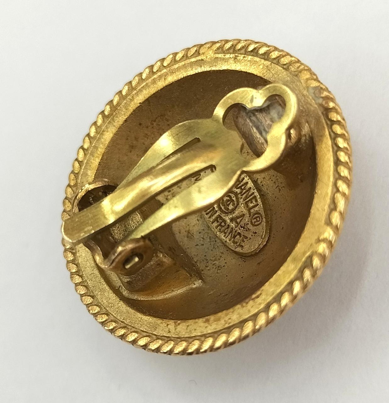 片側留め具箇所緩めです