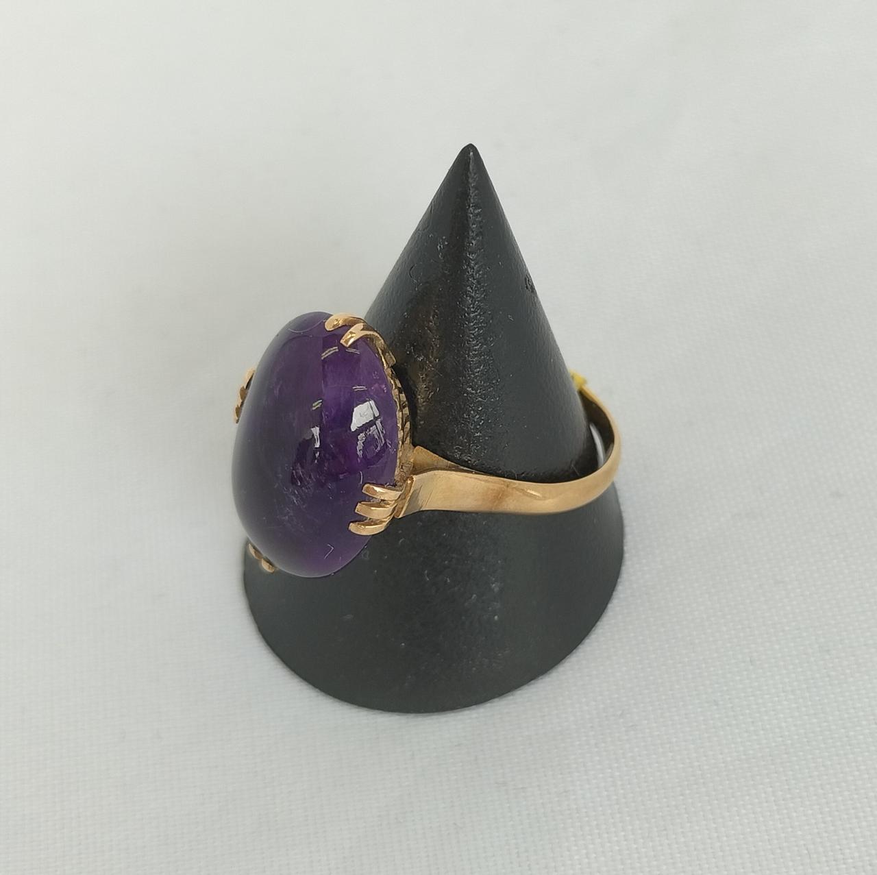 石の大きさ横約1cm×縦約1.7cm