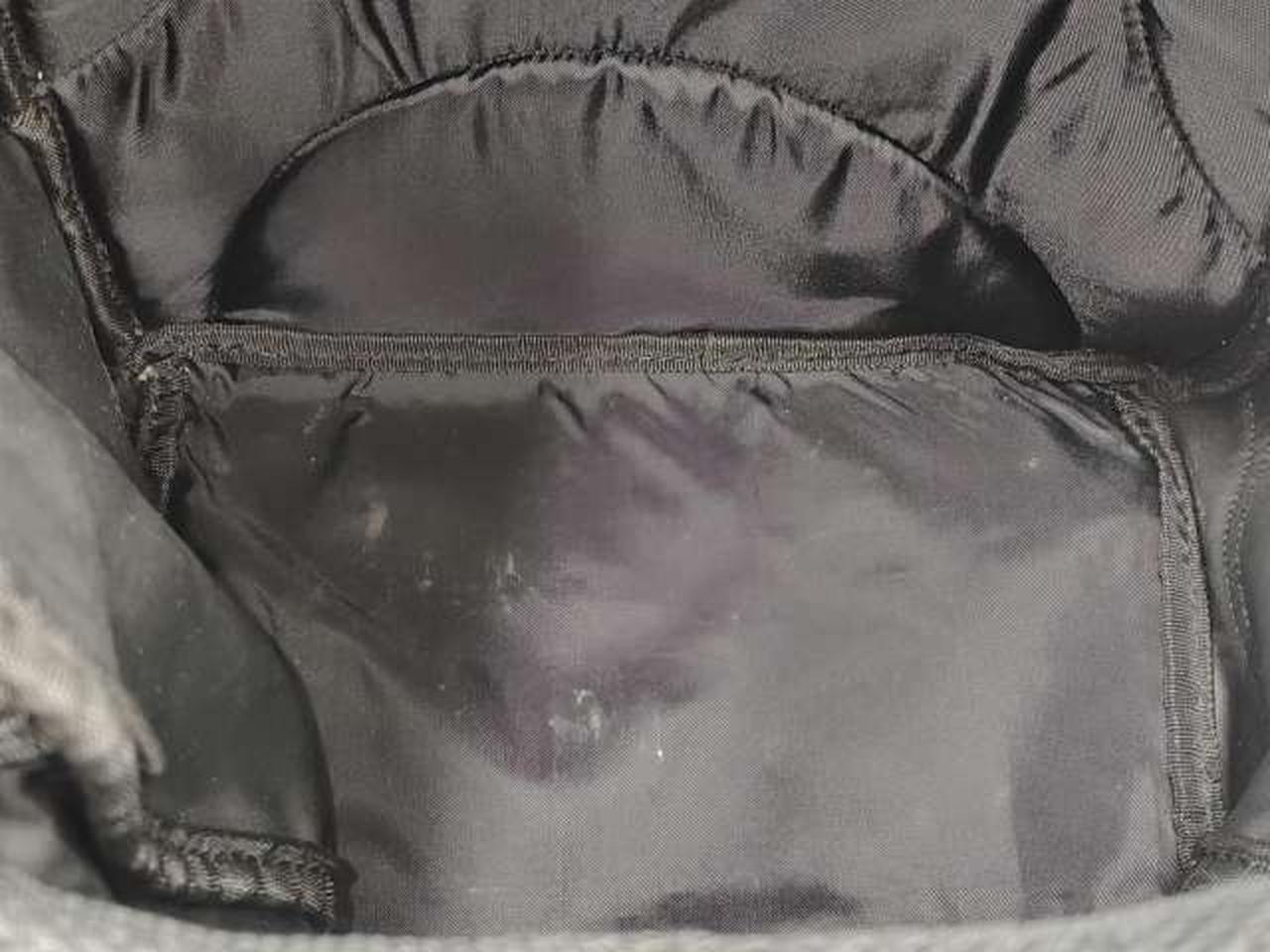 内側底に汚れあり