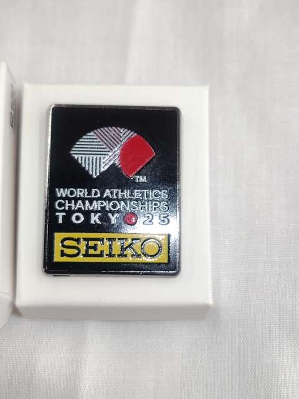 公式ピンバッジ（非売品）です