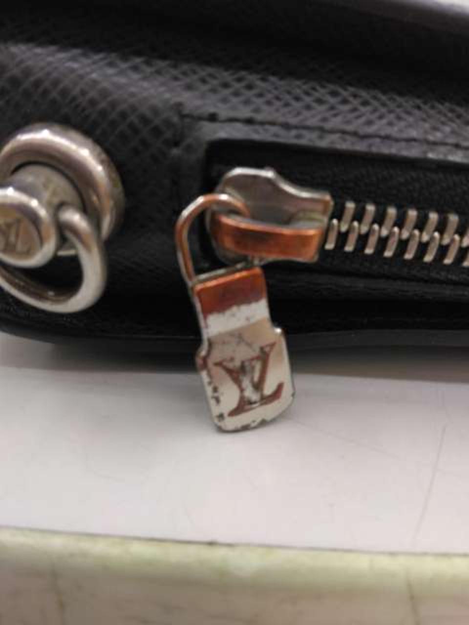 ファスナ-部分剥がれあり