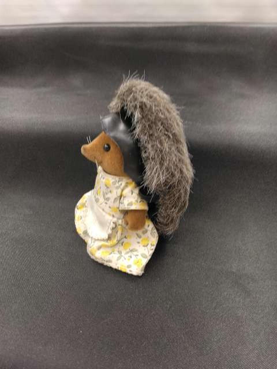 ハリネズミの針？部分のゴムが緩くなってい