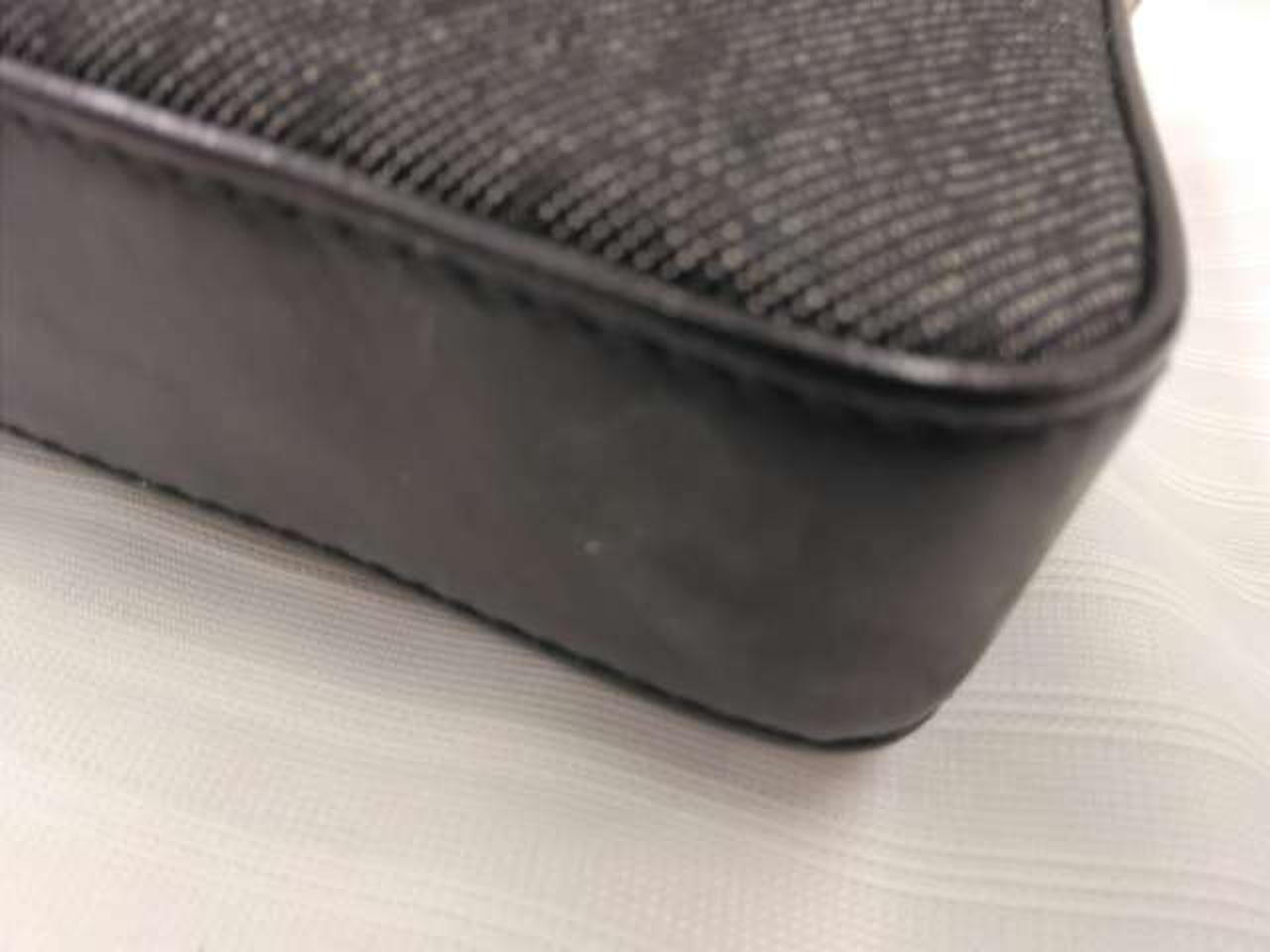 底面・角にシミのようなものがあｒます